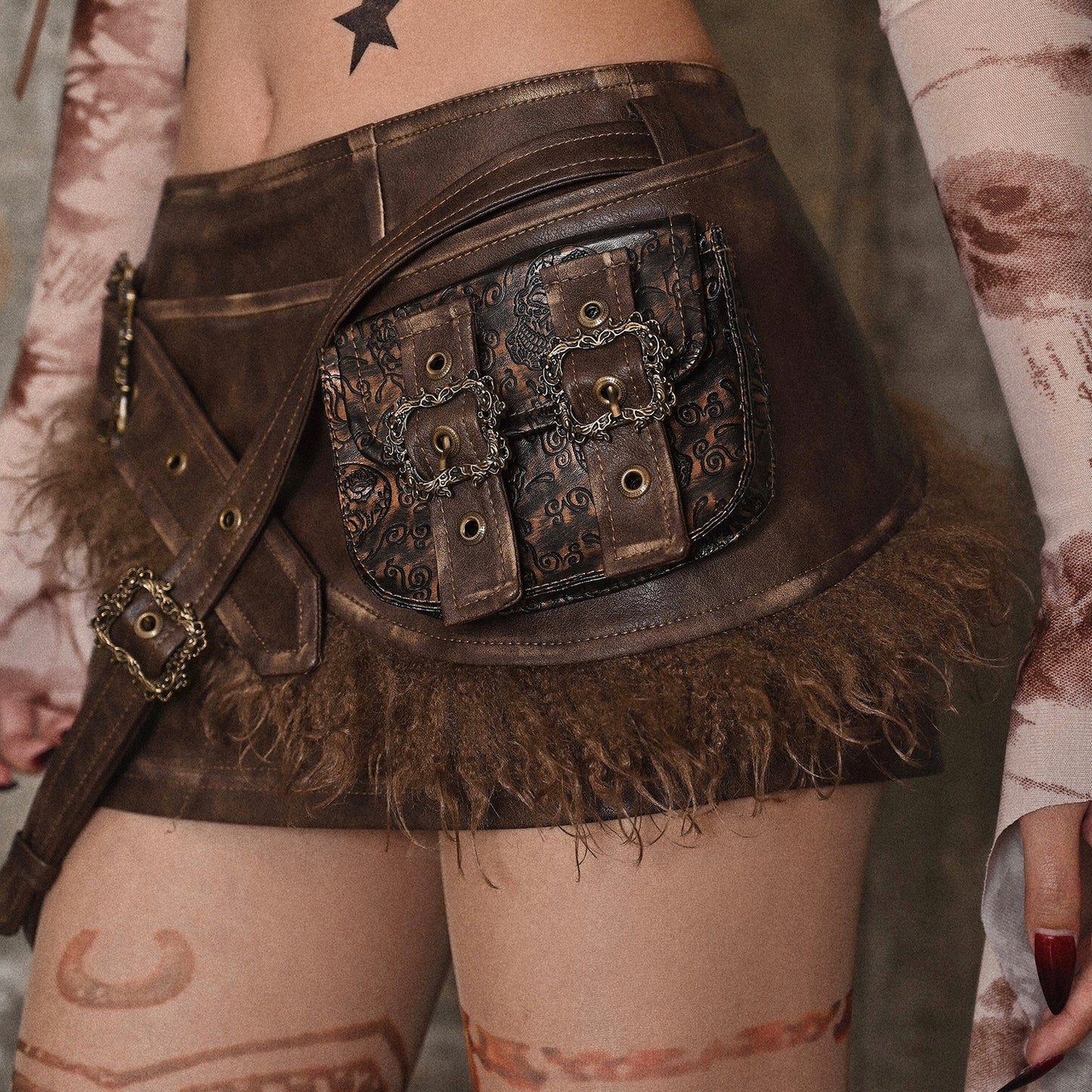 During The Exile Journey, Maillard Made An Old Waist Bag Skirt