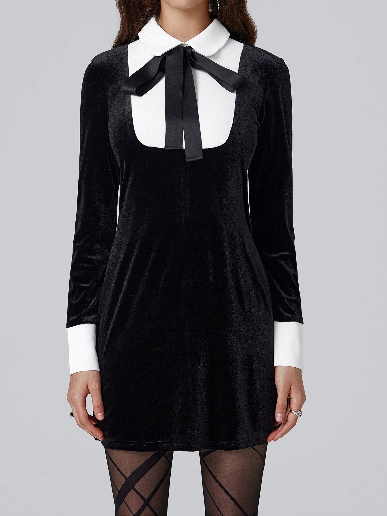 Women's Contrast Collar Maid Style Long Sleeve Short Dress